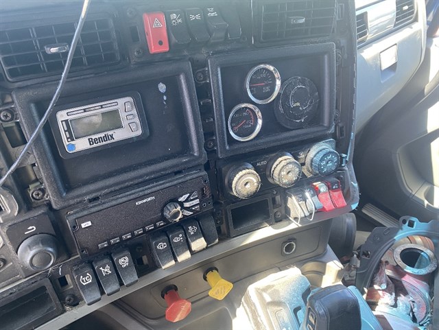 Kenworth T680 photo 8