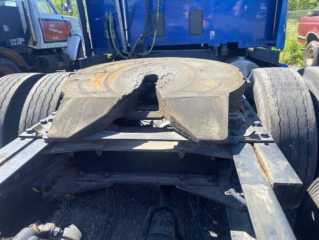 Kenworth T680 photo 11