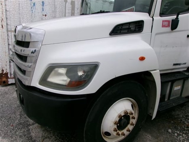 Hino Conventional Cab photo 14