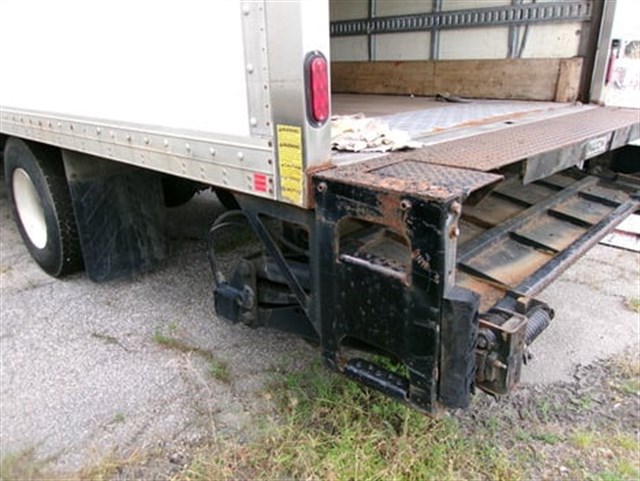 Hino Conventional Cab photo 18