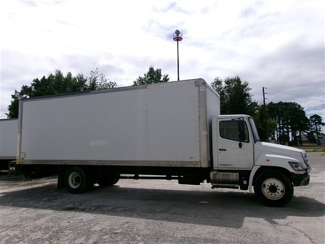 Hino Conventional Cab photo 4