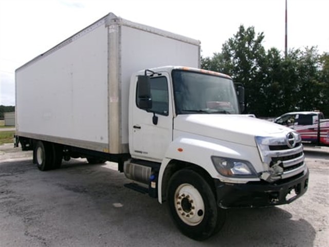Hino Conventional Cab photo 2