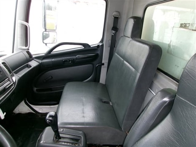 Hino Conventional Cab photo 11