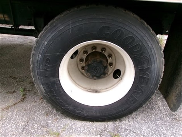 Hino Conventional Cab photo 19