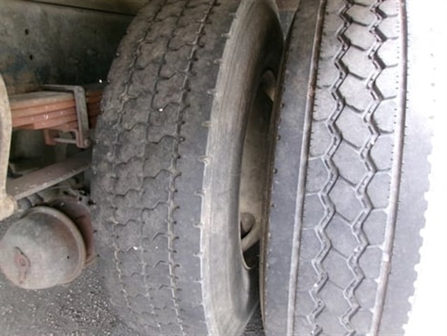 Hino Conventional Cab photo 10