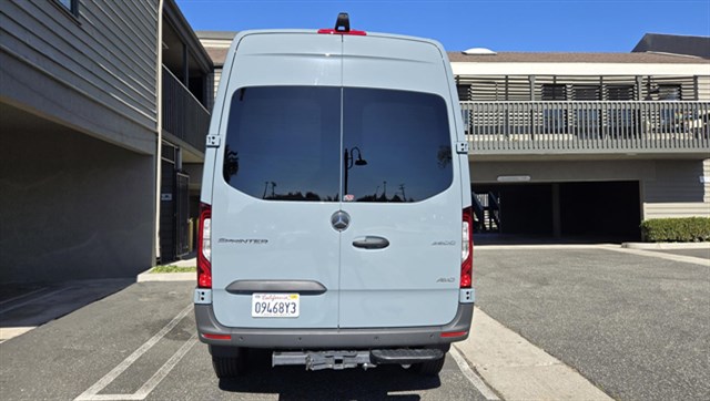 Mercedes-Benz Sprinter photo 3