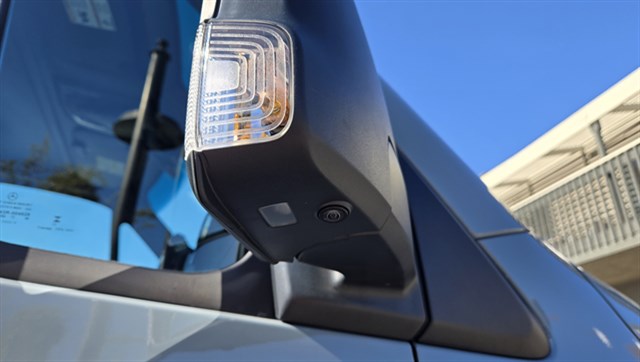 Mercedes-Benz Sprinter photo 5
