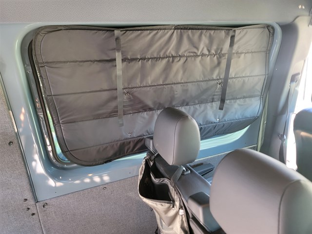 Mercedes-Benz Sprinter photo 12