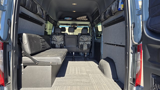 Mercedes-Benz Sprinter photo 13