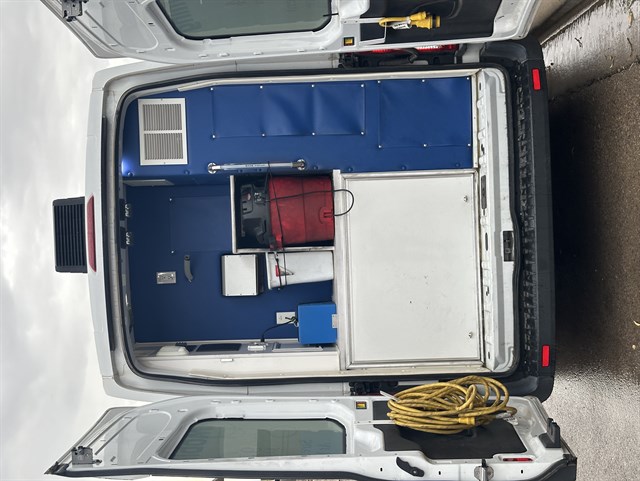 Ford Transit photo 11