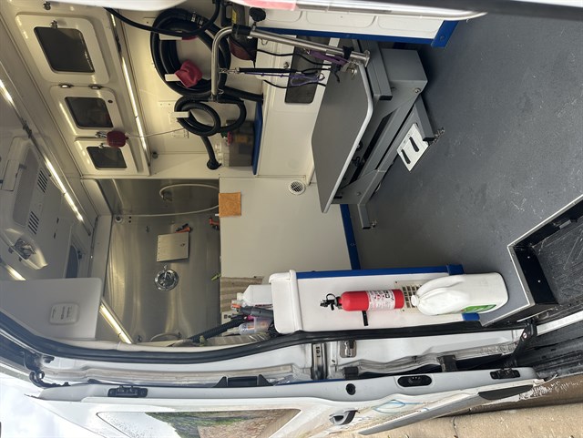 Ford Transit photo 6