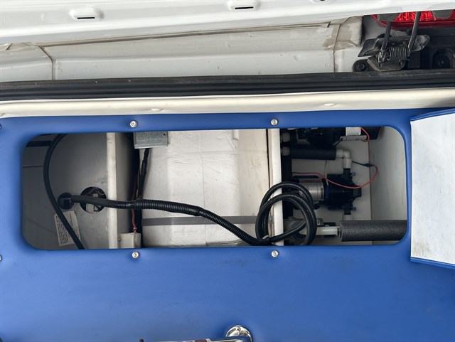Ford Transit photo 4