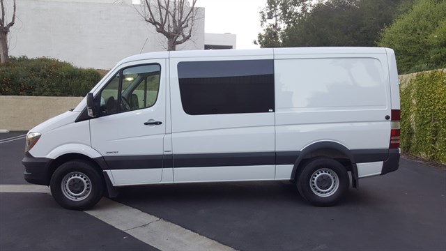 Mercedes-Benz Sprinter photo 3