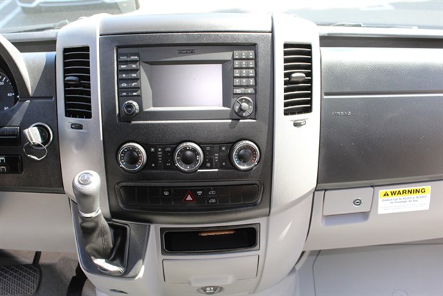 Mercedes-Benz Sprinter photo 8