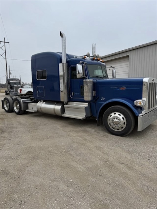 Peterbilt 389