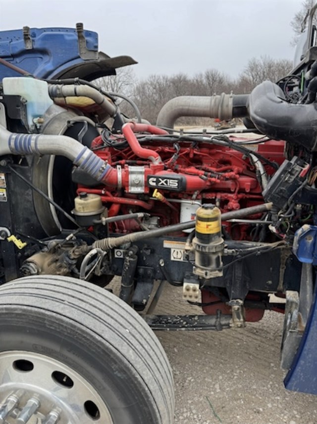 Peterbilt 389 photo 10