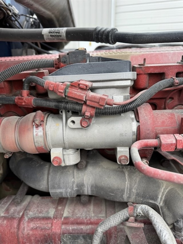 Peterbilt 389 photo 12