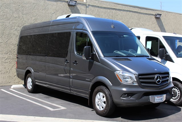 Mercedes-Benz Sprinter photo 3