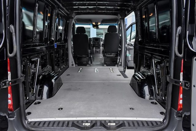 Mercedes-Benz Sprinter photo 7