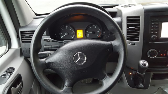Mercedes Benz Sprinter photo 16