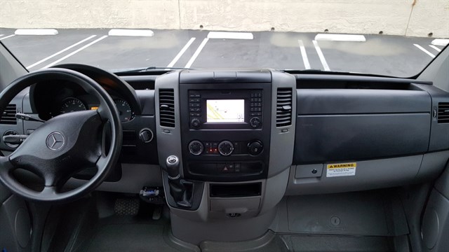 Mercedes Benz Sprinter photo 13