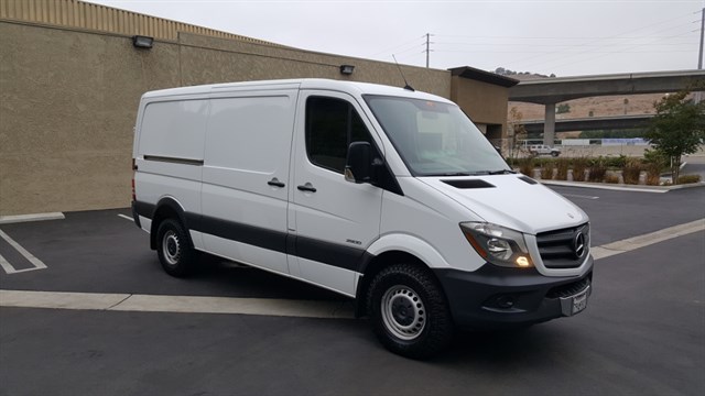 Mercedes Benz Sprinter photo 3