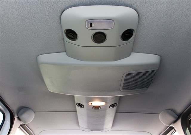 Mercedes-Benz Sprinter photo 13