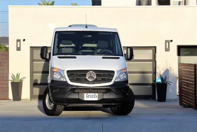 Mercedes-Benz Sprinter photo 2