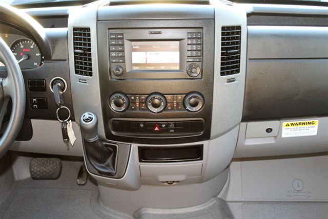 Mercedes-Benz Sprinter photo 12