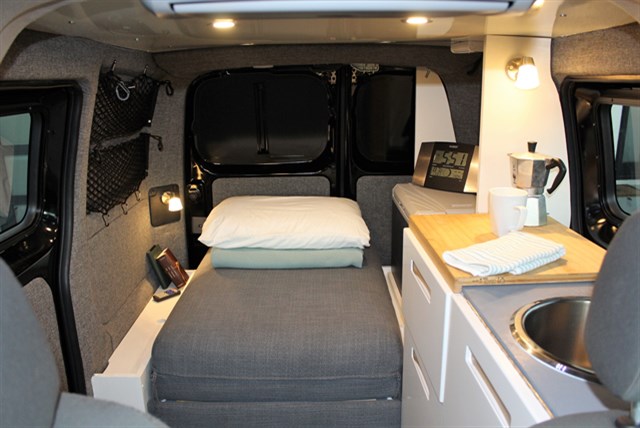 Nissan NV200 photo 21