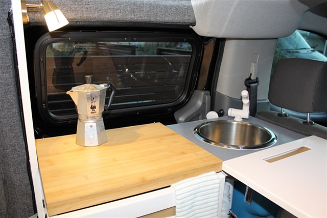Nissan NV200 photo 17