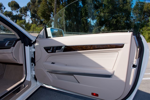 Mercedes-Benz E-Class photo 13