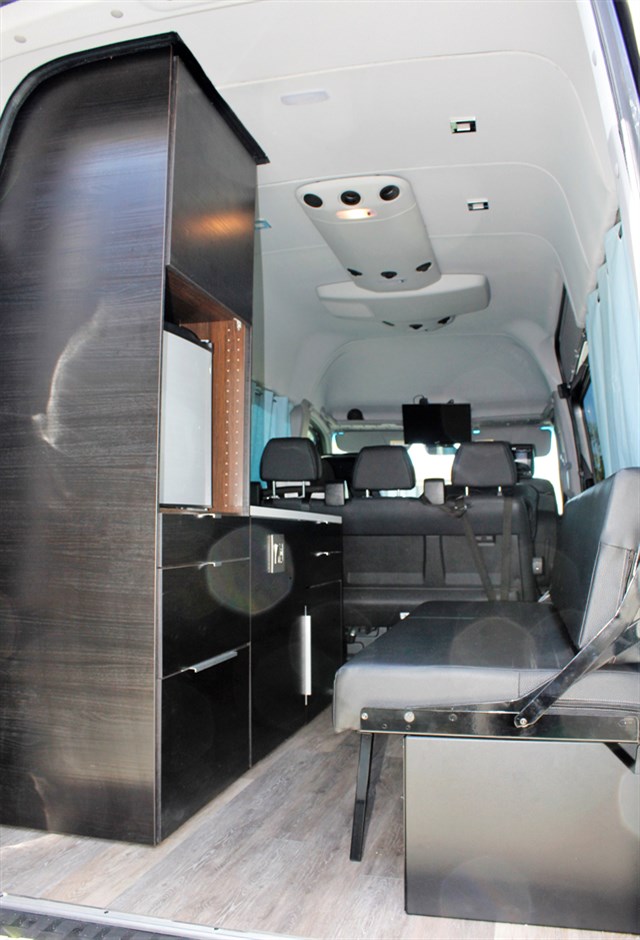 Mercedes-Benz Sprinter photo 9