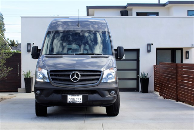 Mercedes-Benz Sprinter photo 2