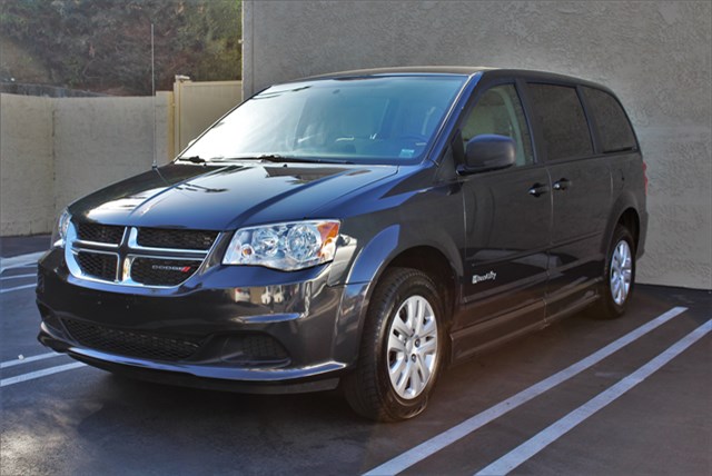 Dodge Grand Caravan photo 2
