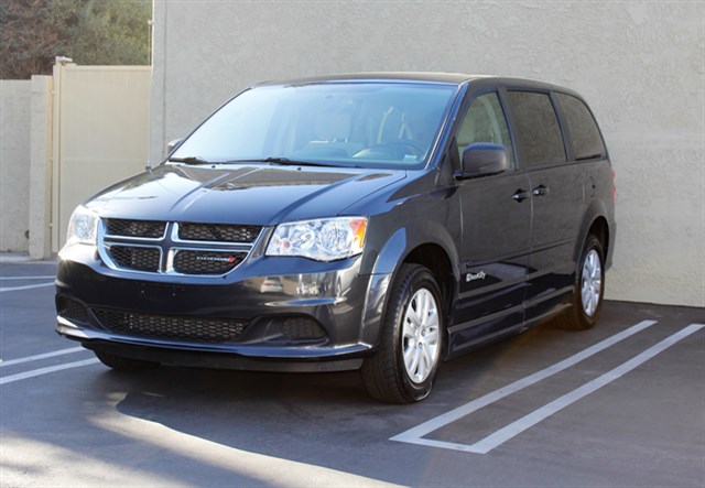 Dodge Grand Caravan photo 3