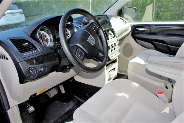 Dodge Grand Caravan photo 7