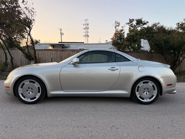 2002 Lexus SC 430's photo