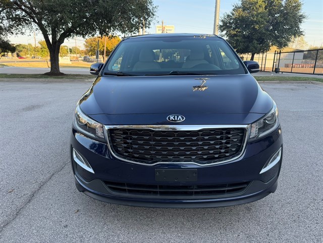 2019 Kia Sedona LX's photo