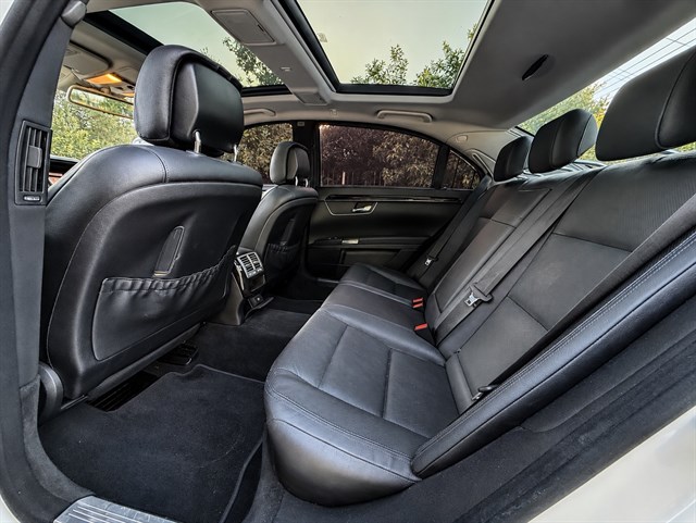 Mercedes-Benz S-Class photo 17