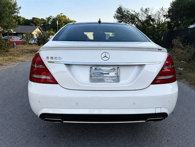 Mercedes-Benz S-Class photo 2