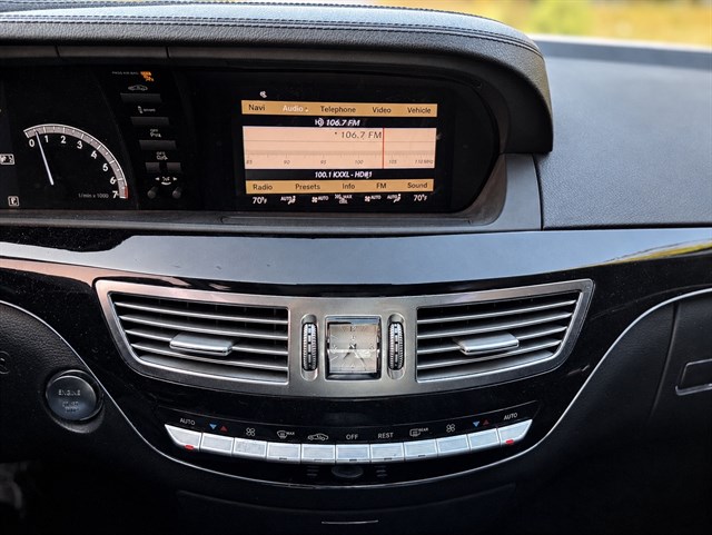 Mercedes-Benz S-Class photo 14