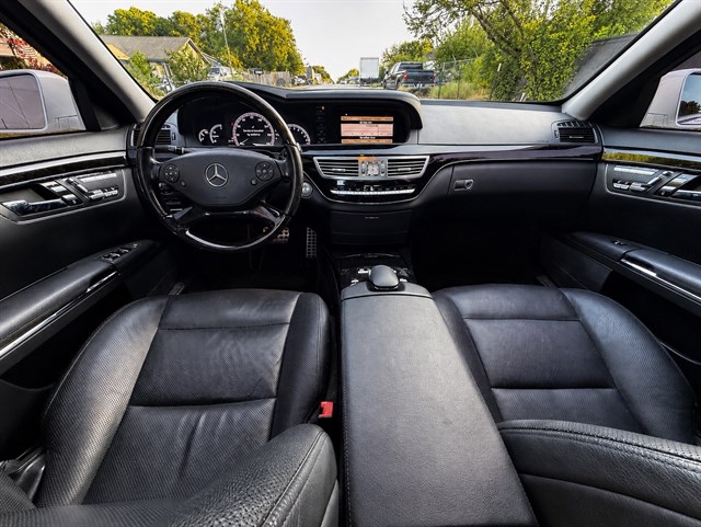 Mercedes-Benz S-Class photo 16