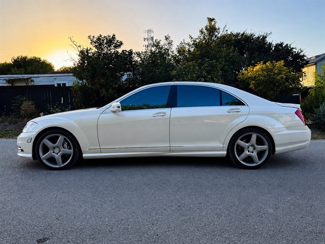 Mercedes-Benz S-Class photo 18