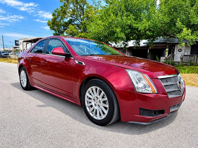 Cadillac CTS photo 2