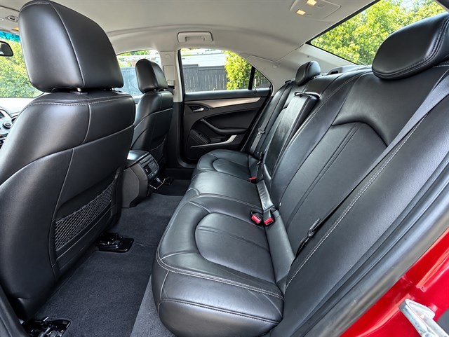 Cadillac CTS photo 4