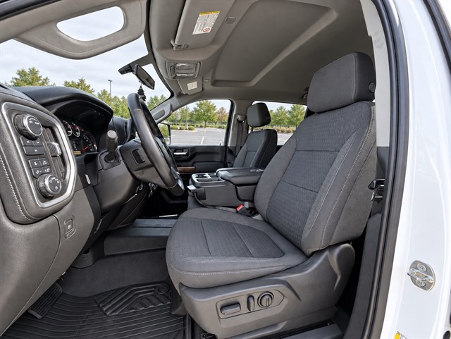Chevrolet Silverado photo 9
