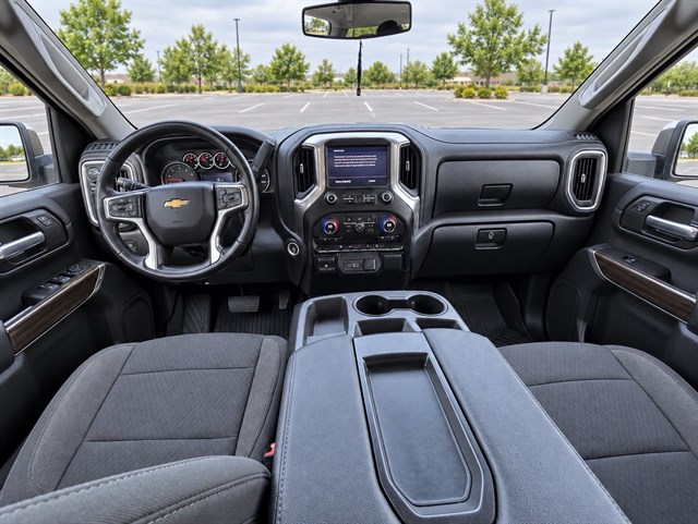 Chevrolet Silverado photo 12