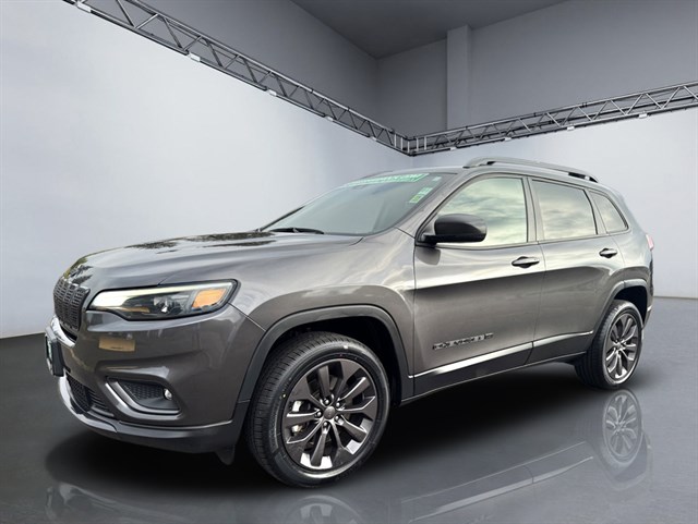 2021 Jeep Cherokee, Stock No: SM182099 by Shamrock Motors, East 2021 Jeep Cherokee, Stock No: SM182099 by Shamrock Motors, East