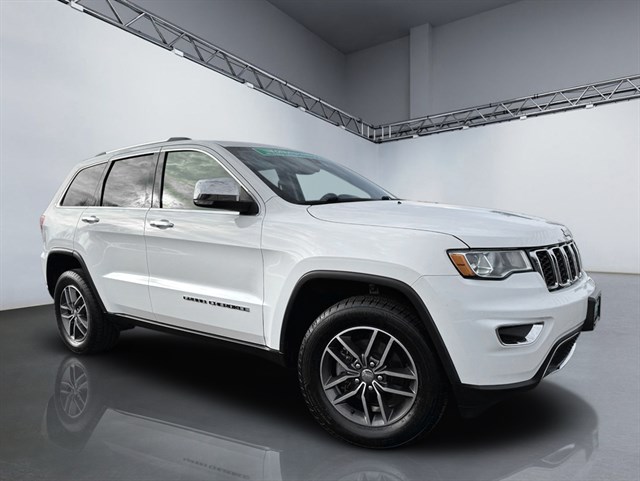 2018 Jeep Grand Cherokee Limited's photo